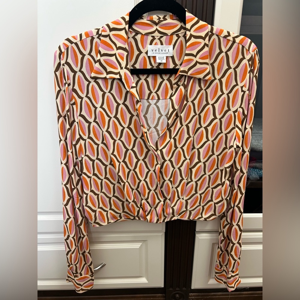 Velvet by Graham&Spencer abstract blouse